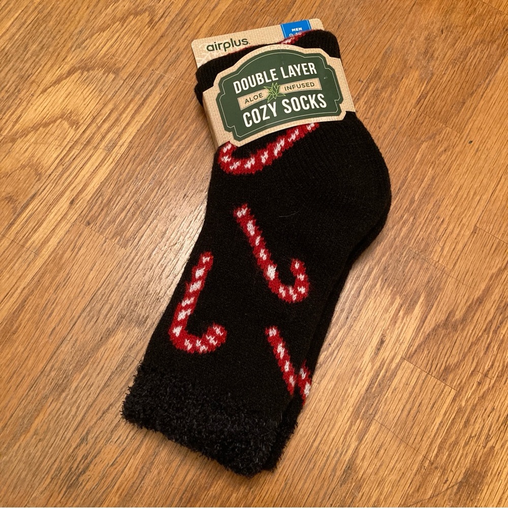 NWT Airplus Socks Double Layer Aloe Infused Black Red White Men's Size 8-12.5